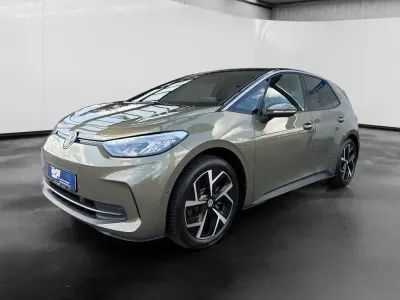 Gebraucht VW ID.3 Pro 150 kW (204 PS) 2024 Dark olivine green metallic Kleinwagen