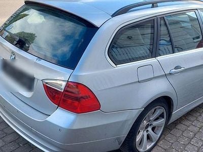 Second-hand BMW 325 Sport Line 197 CP (144 kW) 2007 Argintiu Break