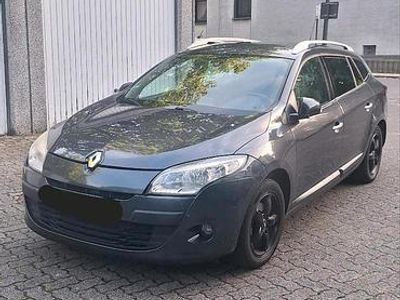 Grau Gebraucht 2009 Renault Mégane GrandTour Dynamique Kombi | 2.500 €