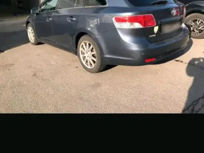 Gebraucht Toyota Avensis 147 PS (108 kW) 2010 Grau Kombi