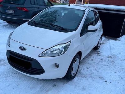 Weiß Gebraucht 2015 Ford Ka Kleinwagen | 4.500 €