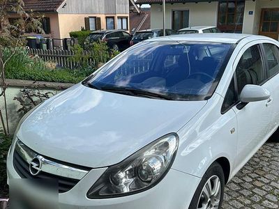 Gebraucht Opel Corsa 95 PS (69 kW) 2010 Weiß Kleinwagen