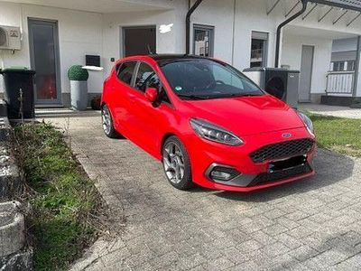 Gebraucht Ford Fiesta S 200 PS (147 kW) 2019 Rot Kleinwagen