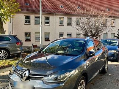 Grau Gebraucht 2015 Renault Mégane GrandTour LIMITED Kombi | 6.500 € (Fairer Preis)