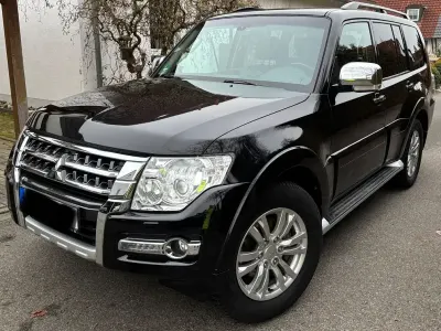 Gebraucht Mitsubishi Pajero Diamant Edition 190 PS (139 kW) 2015 Schwarz SUV