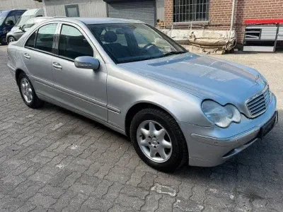 Gebraucht Mercedes C180 Avantgarde 129 PS (94 kW) 2001 Silber Limousine