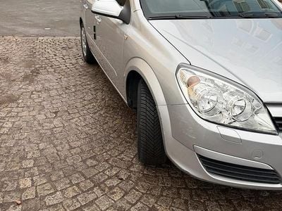 Gebraucht Opel Astra 105 PS (77 kW) 2005 Silber Limousine