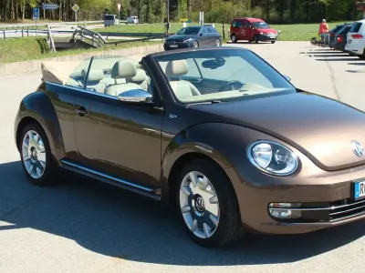 Gebraucht VW Beetle Design 105 PS (77 kW) 2014 Braun Kleinwagen