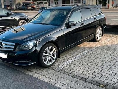 Schwarz Gebraucht 2012 Mercedes C220 Avantgarde Kombi | 7.490 €