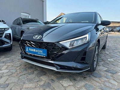 Neu Hyundai i20 GO! 101 PS (74 kW) 2025 Grau Kleinwagen