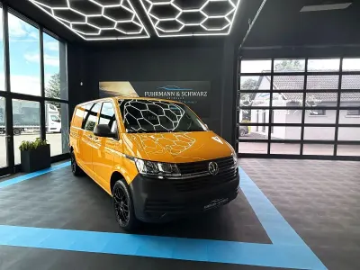 Gebraucht VW Caravelle Trendline 150 PS (110 kW) 2020 Gold Van