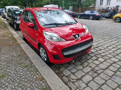 Gebraucht Peugeot 107 60 PS (44 kW) 2008 Rot Kleinwagen