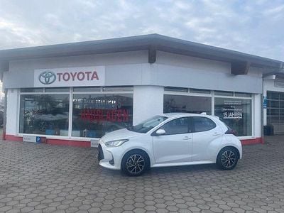 Gebraucht Toyota Yaris Hybrid Team 116 PS (85 kW) 2022 Platinum white Kleinwagen