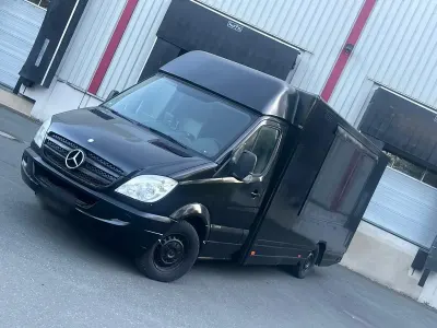 Gebraucht Mercedes Sprinter 75 PS (55 kW) 2012 Schwarz