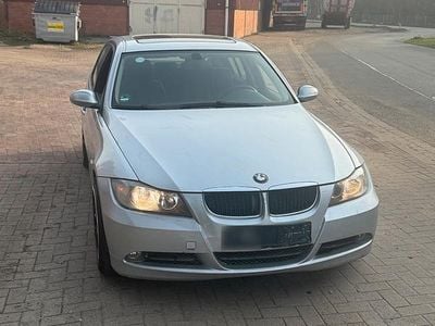 Gebraucht BMW 320 150 PS (110 kW) 2005 Grau Limousine