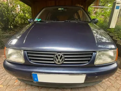 Gebraucht VW Polo 60 PS (44 kW) 1996 Blau Kleinwagen