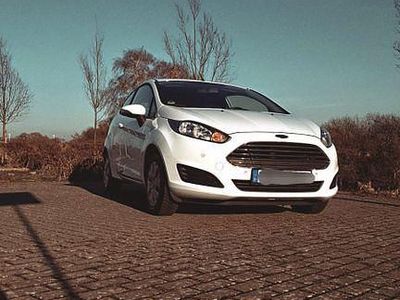 Gebraucht Ford Fiesta SYNC Edition 101 PS (74 kW) 2014 Weiß Kleinwagen
