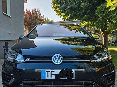 Schwarz Gebraucht 2019 VW Golf VII R Kombi | 21.900 € (Superpreis)