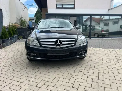 Gebraucht Mercedes C180 156 PS (114 kW) 2010 Schwarz Limousine
