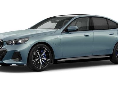 Gebraucht BMW 550e Comfort Edition 489 PS (359 kW) 2025 Grün Limousine