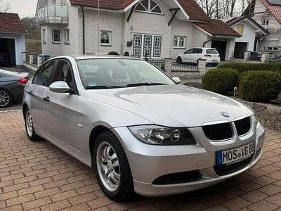 Second-hand BMW 318 129 CP (94 kW) 2006 Argintiu Berlinǎ