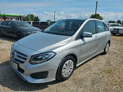Gebraucht Mercedes B180 122 PS (89 kW) 2015 Silber Van / Kleinbus