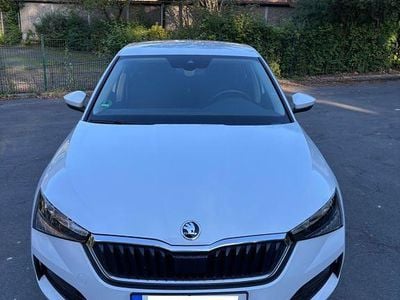 Gebraucht Skoda Scala Ambition 116 PS (85 kW) 2019 Weiß Kleinwagen