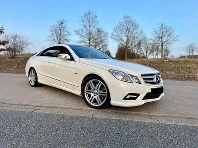 Usata Mercedes E350 AMG 231 CV (169 kW) 2009 Bianco Coupé
