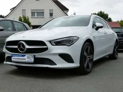 Gebraucht Mercedes CLA250 Shooting Brake 160 PS (117 kW) 2021 Silber Kombi