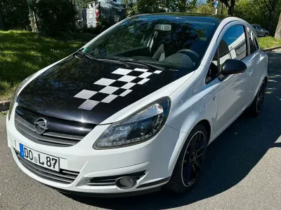 Gebraucht Opel Corsa Edition 87 PS (63 kW) 2011 Weiß Kleinwagen