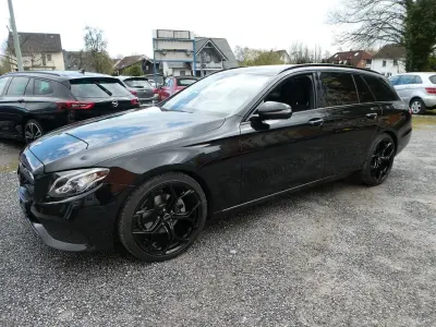 Usado Mercedes E200 160 CV (117 kW) 2019 Negro Berlina