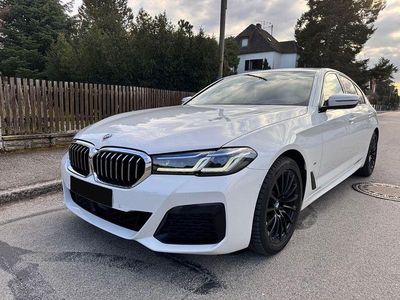Gebraucht BMW 520 M Sport 190 PS (139 kW) 2022 Weiß Limousine