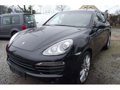 Tiefschwarzmetallic Gebraucht 2012 Porsche Cayenne SUV | 26.500 € (Teuer)