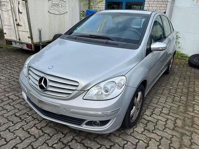 Gebraucht Mercedes B200 136 PS (100 kW) 2007 Silber Van / Kleinbus