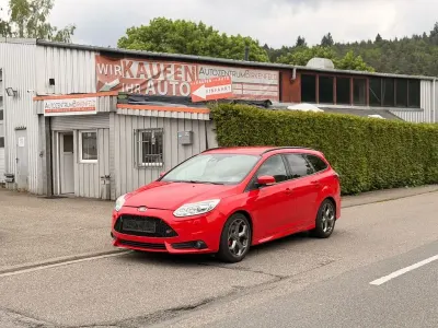 Gebraucht Ford Focus ST 250 PS (183 kW) 2013 Rot Kombi