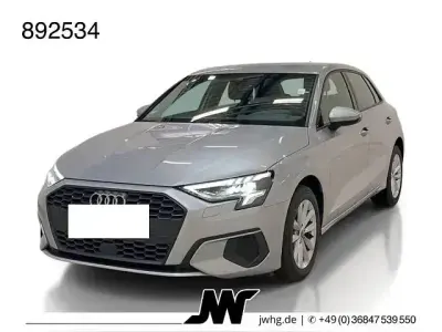 Gebraucht Audi A3 Sport 116 PS (85 kW) 2023 Florettsilber metallic Limousine