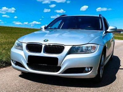 Gebraucht BMW 320 184 PS (135 kW) 2011 Silber Kombi