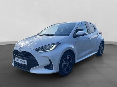 Weiß (schneeweiß) Neu 2025 Toyota Yaris Hybrid Comfort Limousine | 23.255 € (Guter Preis)