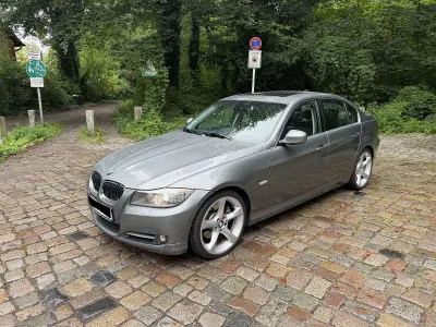 Gebraucht BMW 330 Exclusive 272 PS (200 kW) 2011 Silber Limousine