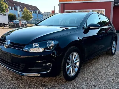 Gebraucht VW Golf VII LOUNGE 125 PS (91 kW) 2015 Schwarz Limousine