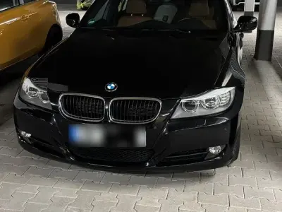 Gebraucht BMW 320 Sport Line 170 PS (125 kW) 2011 Schwarz Kombi