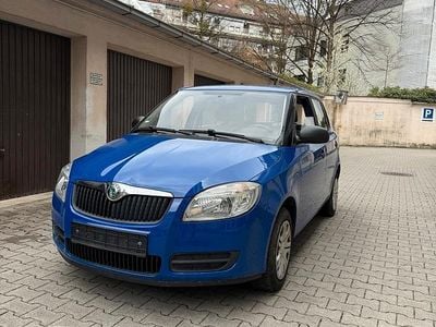 Gebraucht Skoda Fabia 60 PS (44 kW) 2009 Blau Kleinwagen