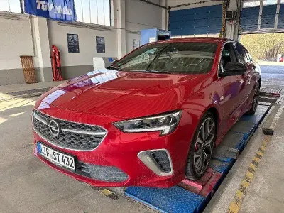 Gebraucht Opel Insignia Sport 230 PS (169 kW) 2021 Rot Limousine