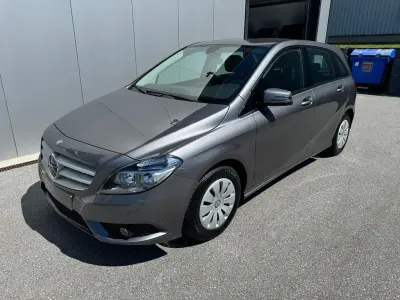 Gebraucht Mercedes B180 116 PS (85 kW) 2012 Grau Kleinwagen