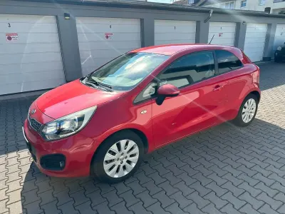Gebraucht Kia Rio DREAM-TEAM Edition 86 PS (63 kW) 2013 Rot