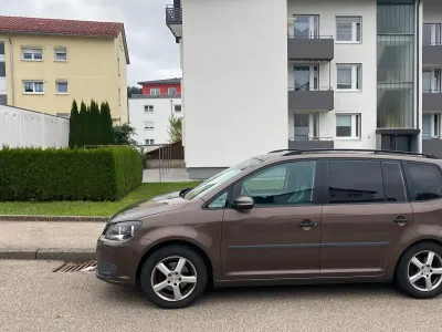 Gebraucht VW Touran 110 PS (80 kW) 2013 Braun Van / Kleinbus