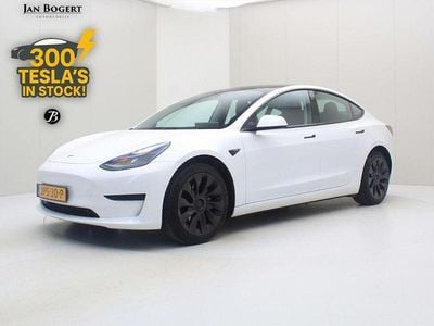 Weiß Gebraucht 2021 Tesla Model 3 Standard Range Limousine | 24.900 € (Fairer Preis)