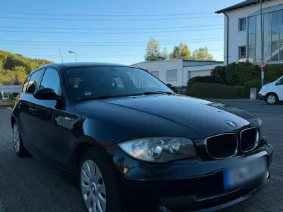 Gebraucht BMW 116 122 PS (89 kW) 2007 Schwarz Kleinwagen
