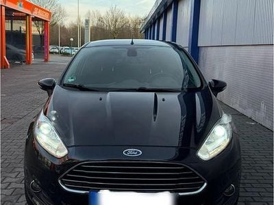 Schwarz Gebraucht 2015 Ford Fiesta Kleinwagen | 5.000 € (Fairer Preis)