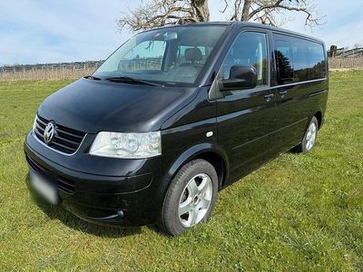 Käytetty VW Multivan Highline 170 HP (125 kW) 2008 Musta Tila-auto